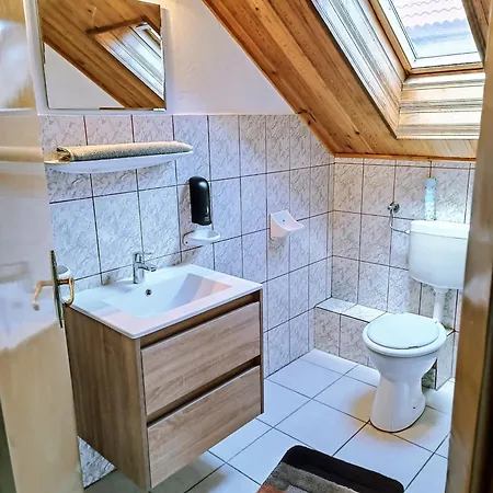 Apartment Rozsa Apartman *
