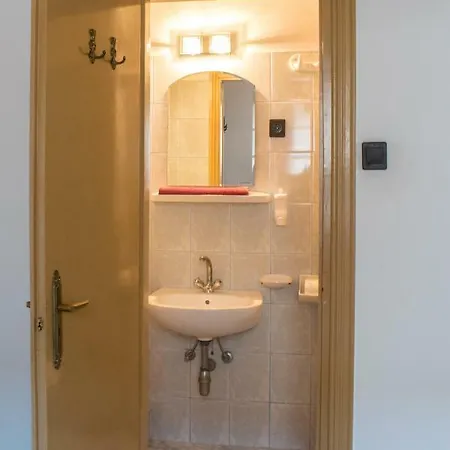Rozsa Apartman Apartment *