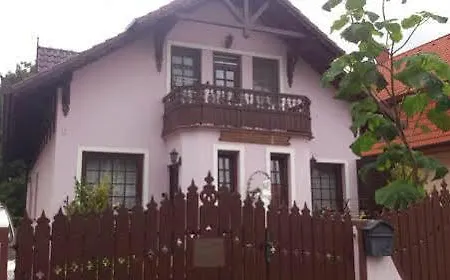 Rozsa Apartman Apartment