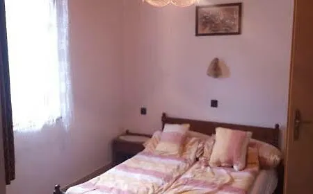 Rozsa Apartman *